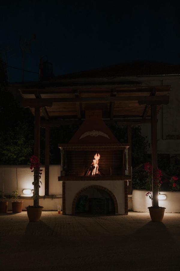 Villa House Of Gardenia Makrirrákhi Exterior foto